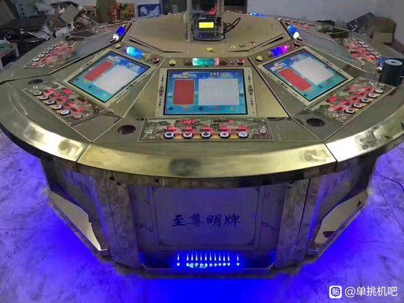 黑红梅方街机图片(街机黑红梅方棋牌)